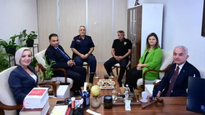 Kırklareli Valisi Uğur Turan, beraberindeki il protokolüyle birlikte Sulh Ceza